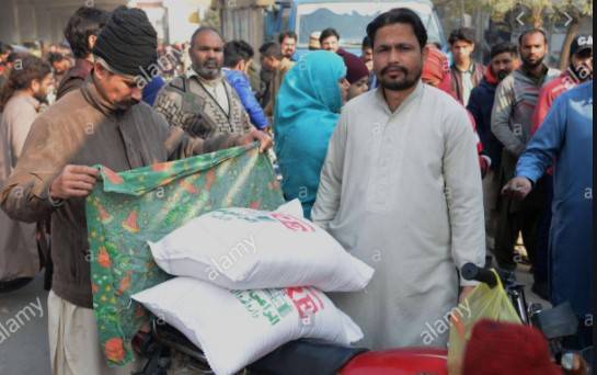  ایک ہفتے میں آٹے کا تھیلا 20 روپے تک مہنگا ،شہری پریشان