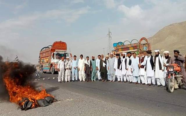 بلوچستان: بجٹ میں نظر انداز کئے جانے کیخلاف اپوزیشن کا احتجاج۔اہم شاہراہیں بند۔ٹریفک جام