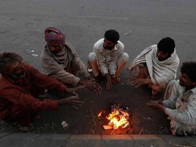 سردی میں اضافہ، فائل فوٹو