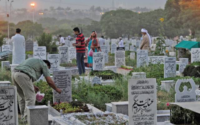 یوم عاشور ،شہر خاموشاں, عوام , رش, فاتحہ خوانی , شہدائے کربلا