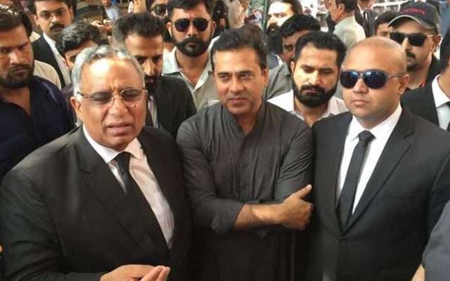  ایف آئی اے نے اینکر عمران ریاض خان کو لاہور ائیرپورٹ سے گرفتار کر لیا۔