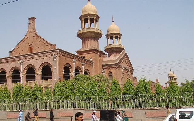 لاہورہائیکورٹ نے پنجاب میں الیکشن کرانے کی درخواستوں پر فیصلہ محفوظ کرلیا۔ جسٹس جواد حسن نے اسد عمر سمیت دیگر کی درخواستوں پر فیصلہ محفوظ کیا