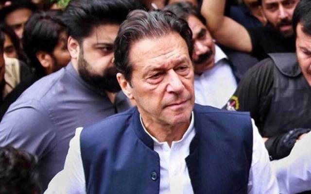 چیئرمین تحریک انصاف عمران خان نے کل بروز پیر کو لاہور ہائیکورٹ میں پیش ہونے کا فیصلہ کرلیا