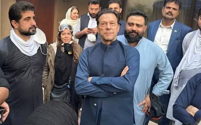 چیئرمین پی ٹی آئی عمران خان پر زمان پارک میں ہنگامہ آرائی کا مقدمہ درج کرلیا گیا