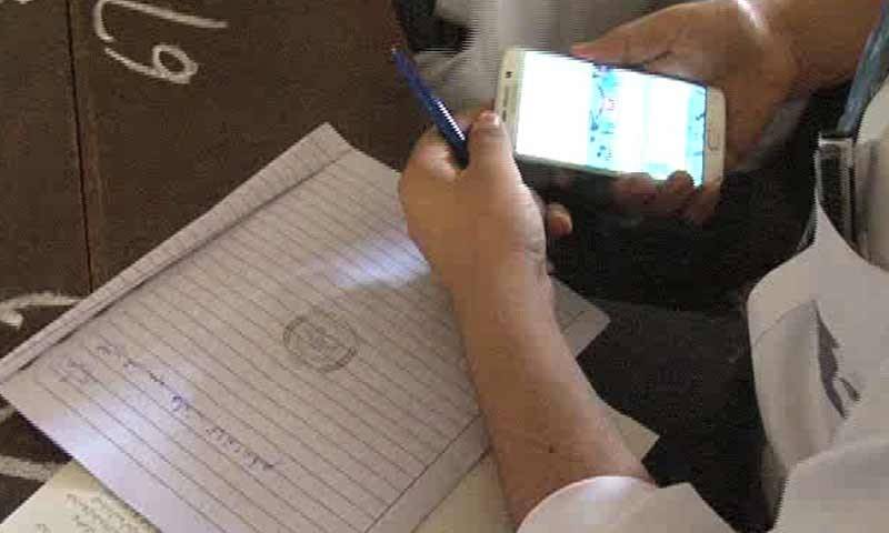 لاڑکانہ : نقل مافیا سرگرم،کیمسٹری کا پرچہ بھی وقت سے پہلے ہی آؤٹ 