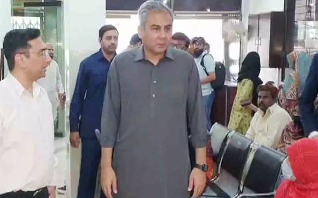  وفاقی وزیر داخلہ محسن نقوی نےسکھر کےپاسپورٹ آفس اور نادرا سنٹر میں انتظامات مزید بہتر بنانے کی ہدایت کر دی۔  