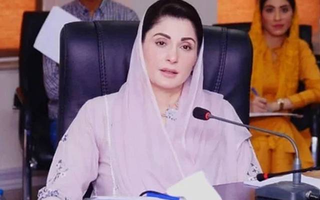 وزیر اعلیٰ پنجاب مریم نواز شریف نے ایک اور وعدہ پوراکردیا،  وزیر اعلیٰ آفس میں چیف منسٹر یوتھ انیشیٹیو کے تحت طلبا کوبلا سود اور آسان اقساط پر بائیکس کی ای بیلٹنگ کا عمل مکمل کرلیا گیا۔