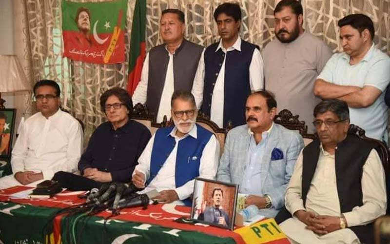 تحریک انصاف کا وزیراعظم آزاد کشمیر سے فوری استعفیٰ کا مطالبہ 