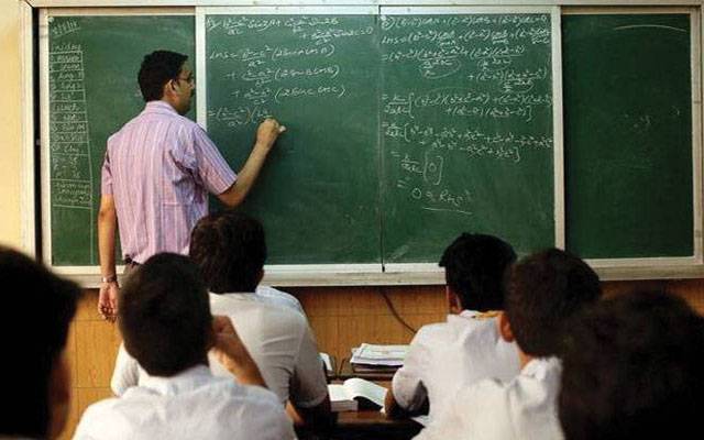 سکولوں میں 25 ہزار اساتذہ کی قلت ریشنلائزیشن سے پوری کرنے کا فیصلہ