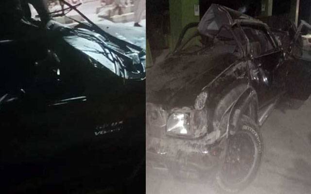 پشاور: 2 گاڑیوں کے درمیان تصادم، 4 افراد جاں بحق، 2 شدید زخمی