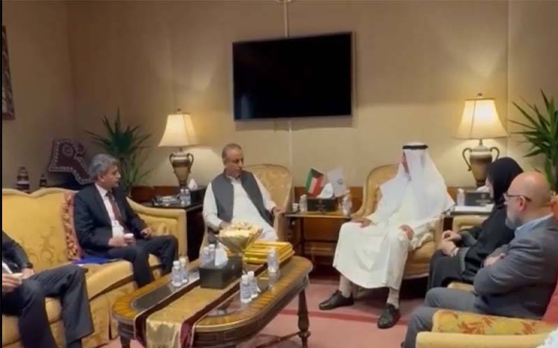 وفاقی وزیر عبدالعلیم خان سے کویتی وزیر برائے بجلی و پانی ڈاکٹر محمود اے ایم بشہری کی ملاقات