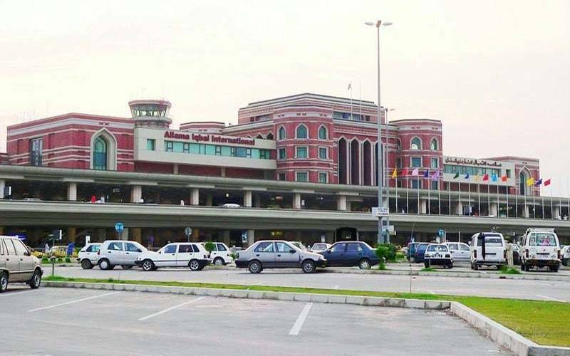 تعمیراتی کام کے باعث لاہور ایئرپورٹ کے 3 سٹینڈز پارکنگ کیلئے بند