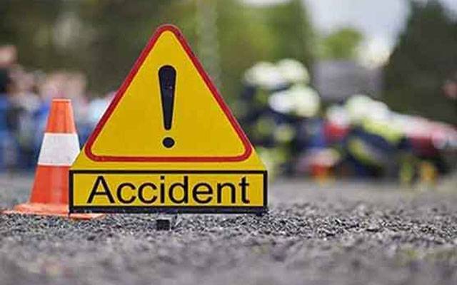 کشمور :ٹریکٹر ٹرالی اور آئل ٹینکر میں تصادم،10 افراد شدید زخمی