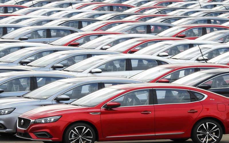 امپورٹڈ گاڑیوں کی فروخت پر تین سال کیلئے پابندی عائد کیے جانے کا امکان 