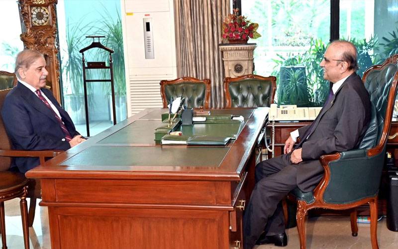 آصف علی زرداری اور وزیر اعظم شہباز شریف کی ملاقات، معاشی صورتحال پر تبادلہ خیال 
