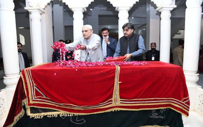 صدر آصف علی زرداری کی گڑھی خدا بخش آمد، بھٹو خاندان کی قبروں پر حاضری