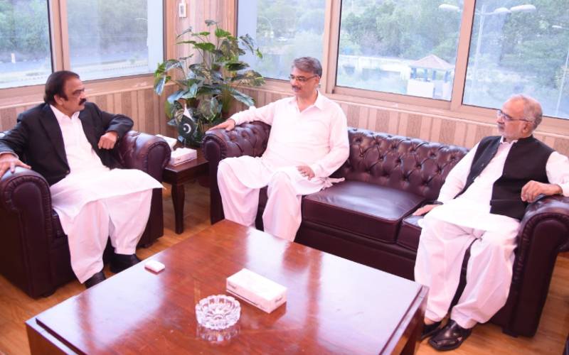 رانا ثناء اللہ سے وزیر اعظم آزاد کشمیر کی ملاقات، اہم امور پر تبادلہ خیال