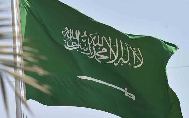سعودی عرب نے پاکستانی سیاحوں کیلئے ویزا شرائط میں نرمی کر دی 