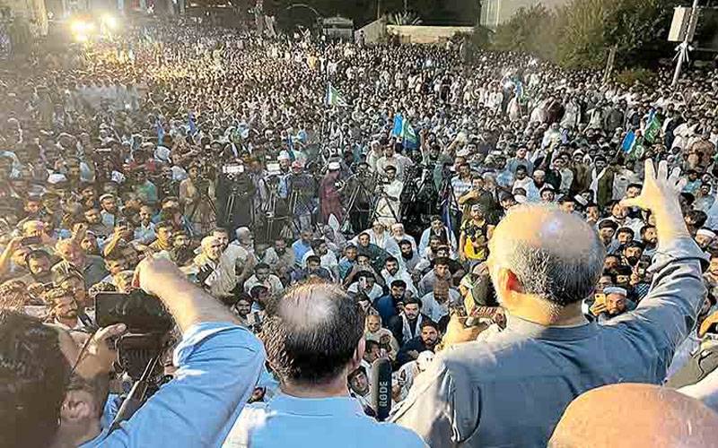 حکومتی وفد جماعت اسلامی کے دھرنے میں پہنچ گیا،مذاکرات جاری 