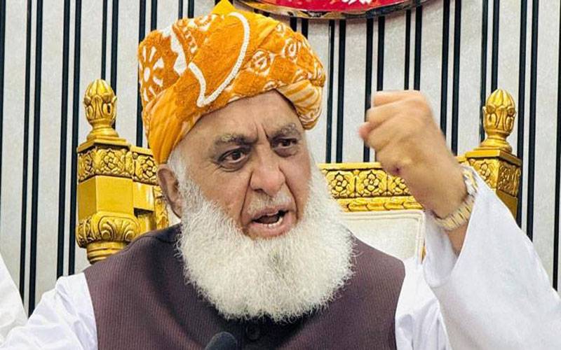 مولانا فضل الرحمان کس کا ساتھ دینگے؟ پی ٹی آئی قیادت کشمکش کا شکار 