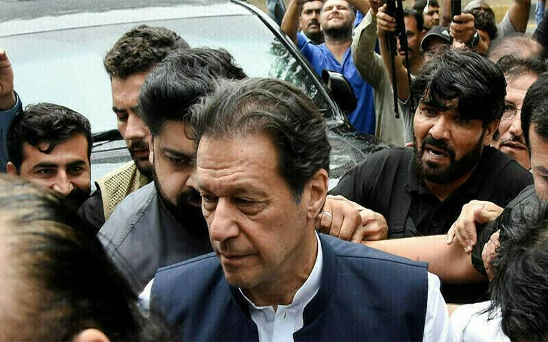 توشہ خانہ کیس ٹو ، عمران خان کی درخواست ضمانت پر ایف آئی اے کو نوٹس 