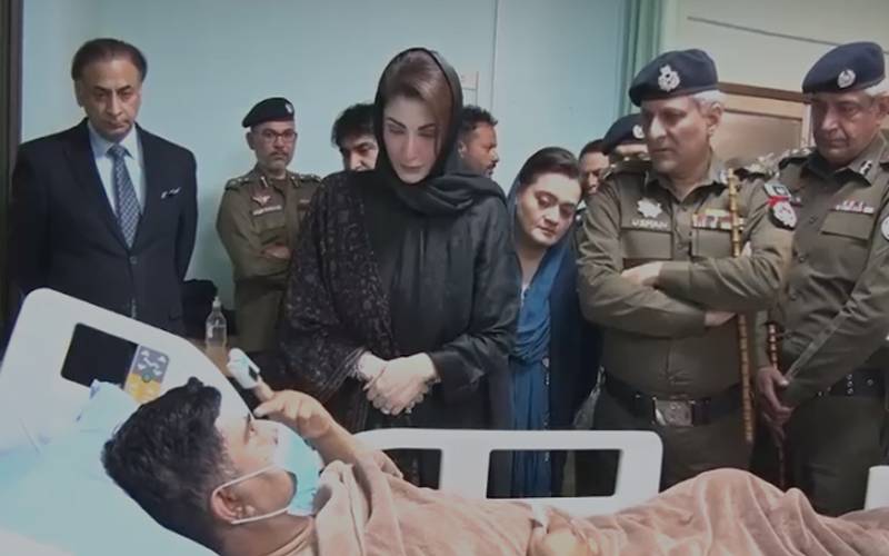 وزیر اعلیٰ مریم نواز پی ٹی آئی ورکرز کے تشدد سے زخمی اہلکاروں کی عیادت کیلئے پہنچ گئیں